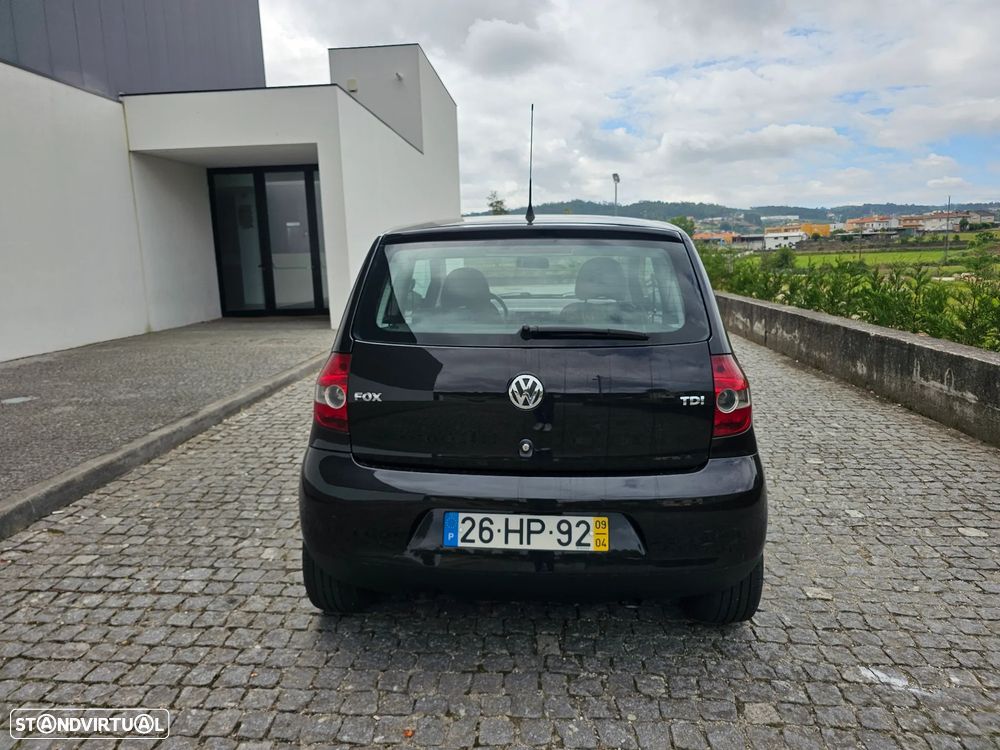 VW Fox 1.4 TDi T.Liso - 7