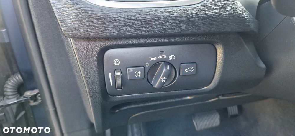 Volvo V40 T3 Drive-E R-Ocean Race - 14