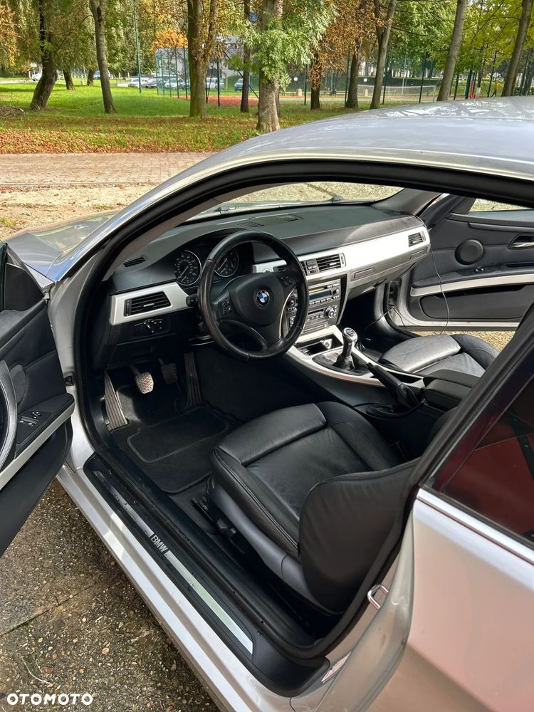 BMW Seria 3 330i Coupe - 2
