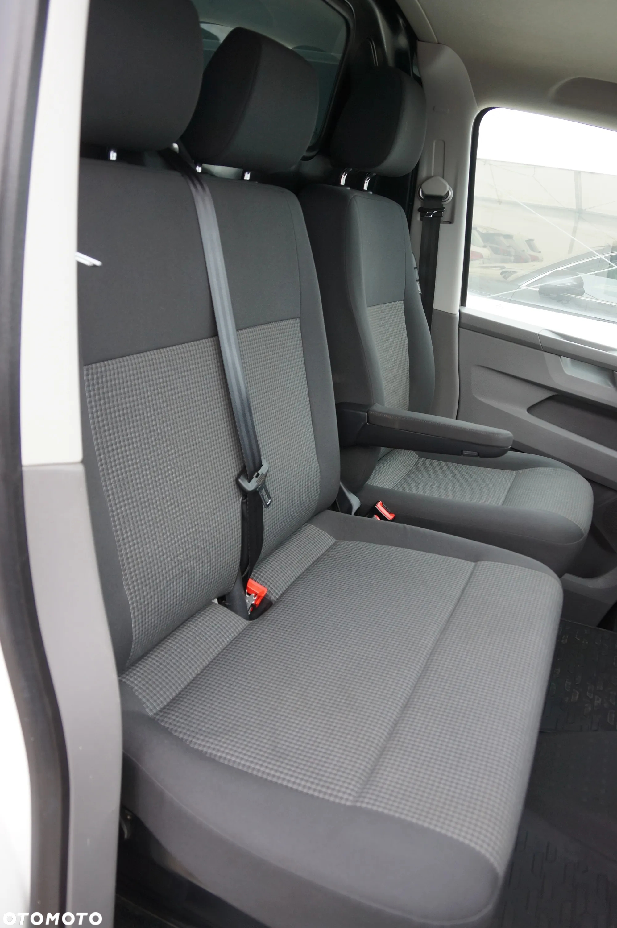 Volkswagen Transporter - 24