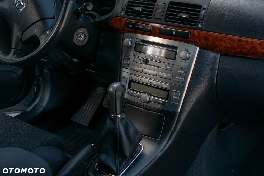 Toyota Avensis - 33