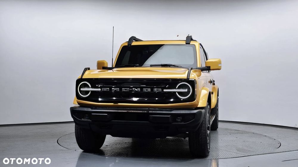 Ford Bronco - 4