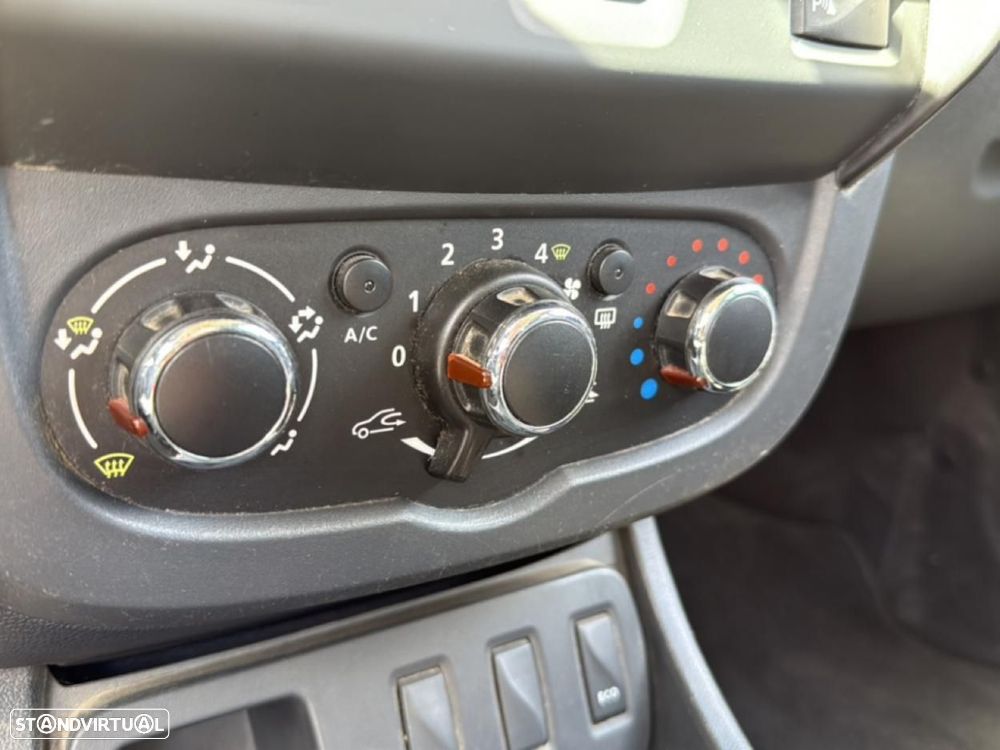 Dacia Duster 1.5 dCi Prestige - 12