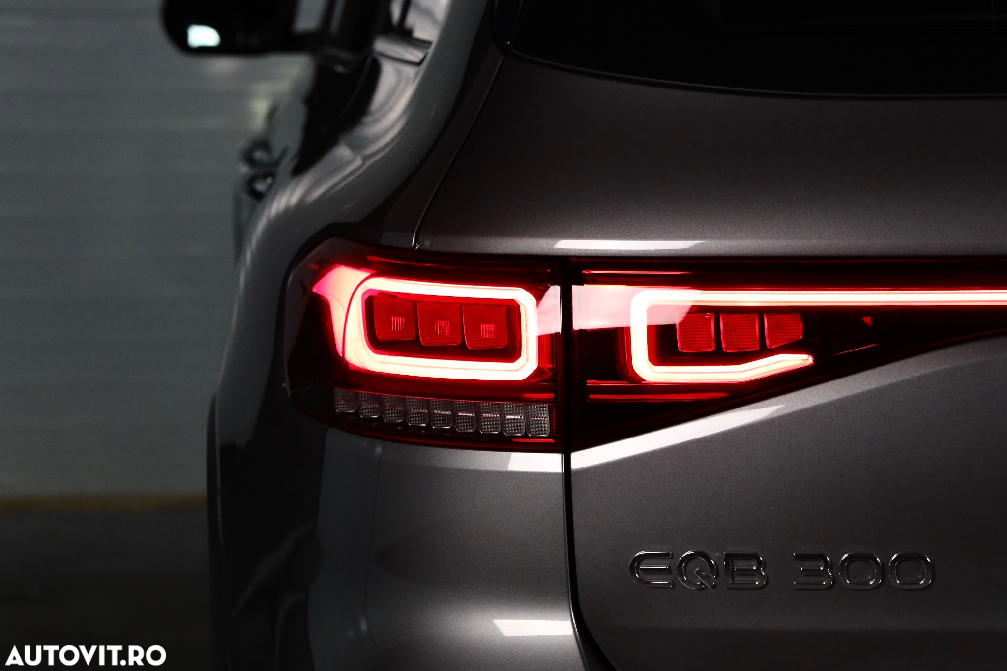 Mercedes-Benz EQB 300 4MATIC - 36