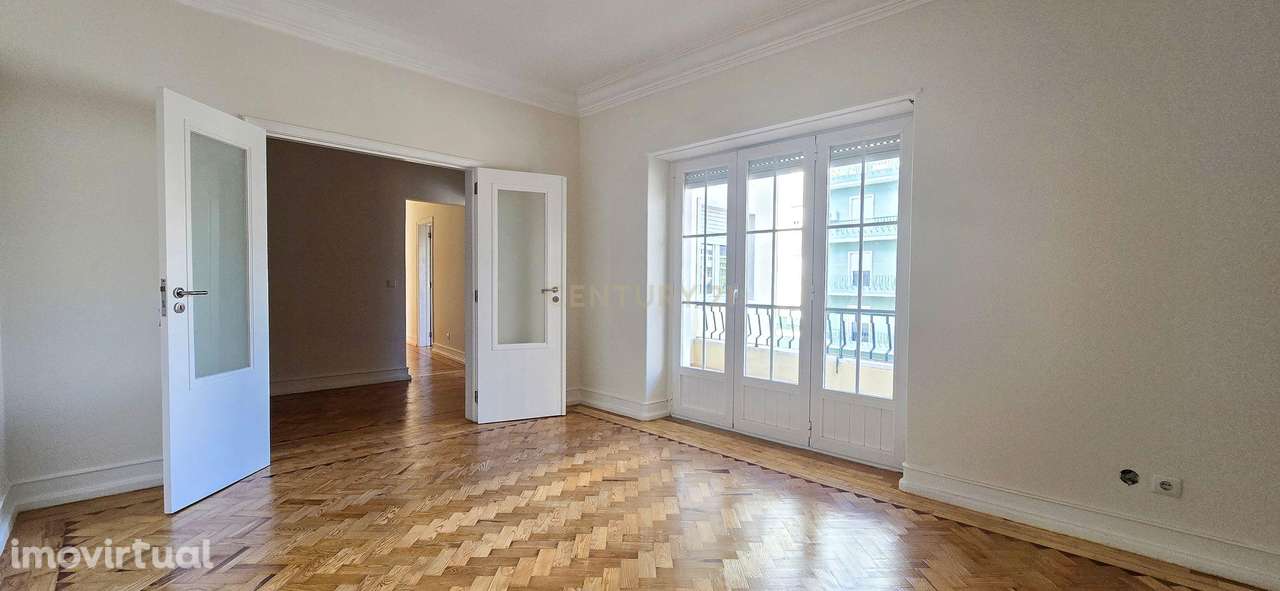 Apartamento 6 Assoalhadas para Arrendamento na Avenida de Roma – Lisbo - Grande imagem: 2/36