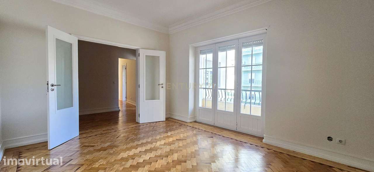 Apartamento 6 Assoalhadas para Arrendamento na Avenida de Roma – Lisbo - Grande imagem: 2/36