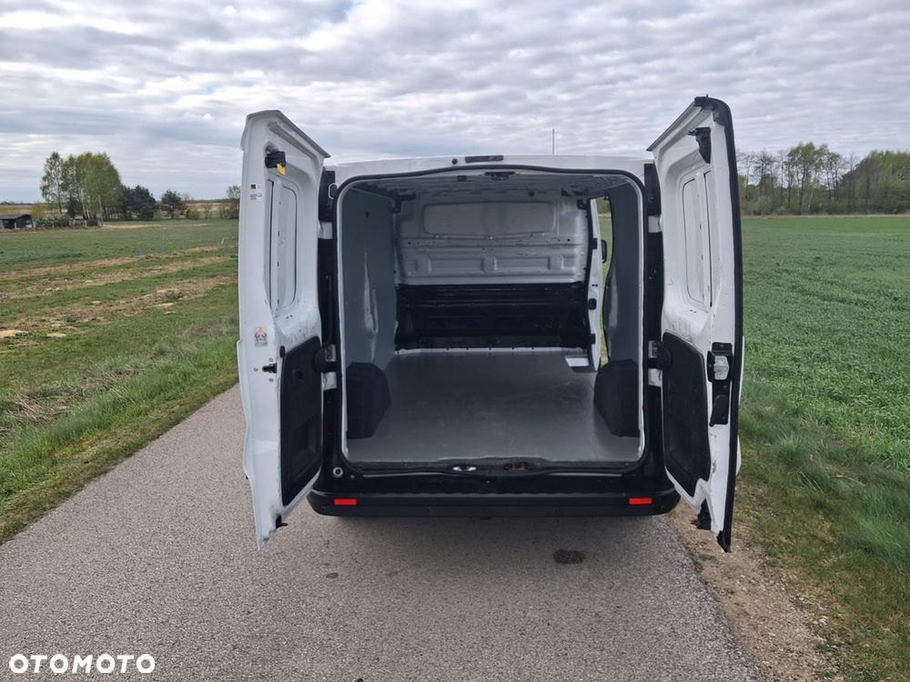 Opel Vivaro - 24