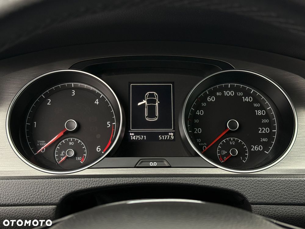 Volkswagen Golf - 16