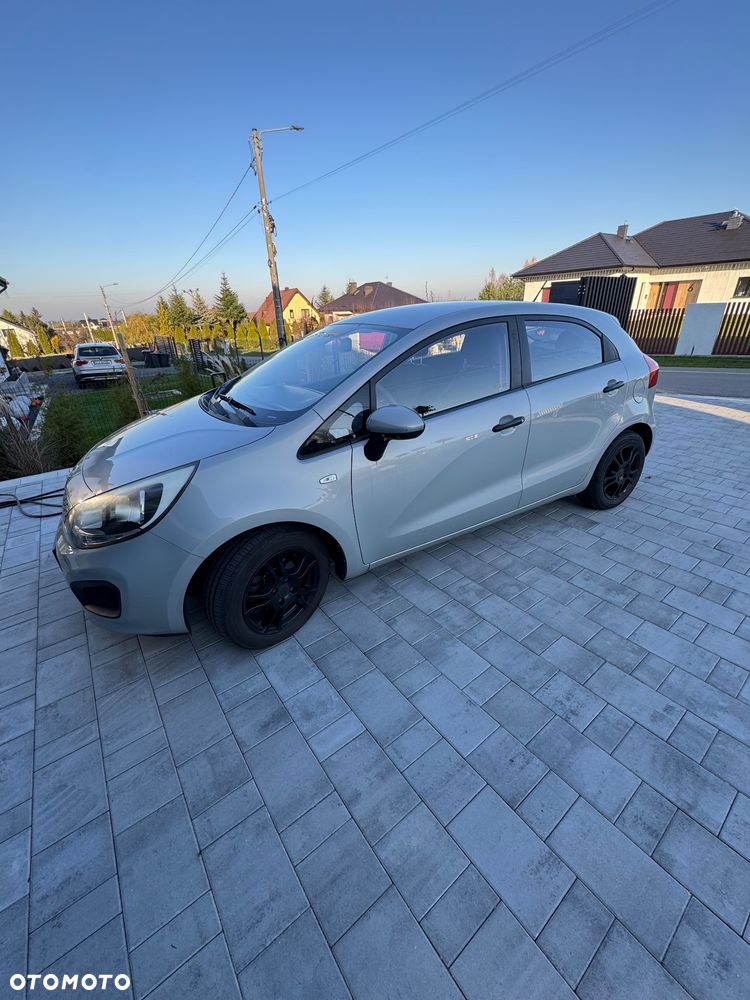 Kia Rio - 1