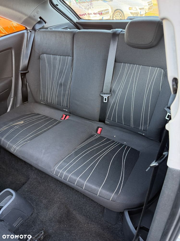 Opel Corsa 1.2 16V - 12