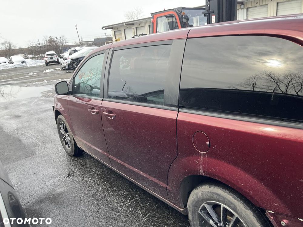 Dodge Grand Caravan - 28