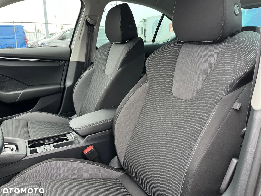 Skoda Octavia 1.5 TSI mHEV Selection DSG - 11