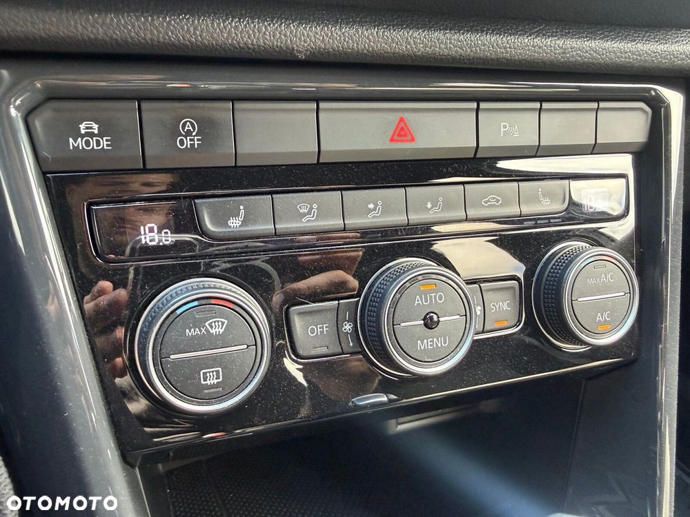 Volkswagen T-Roc - 25