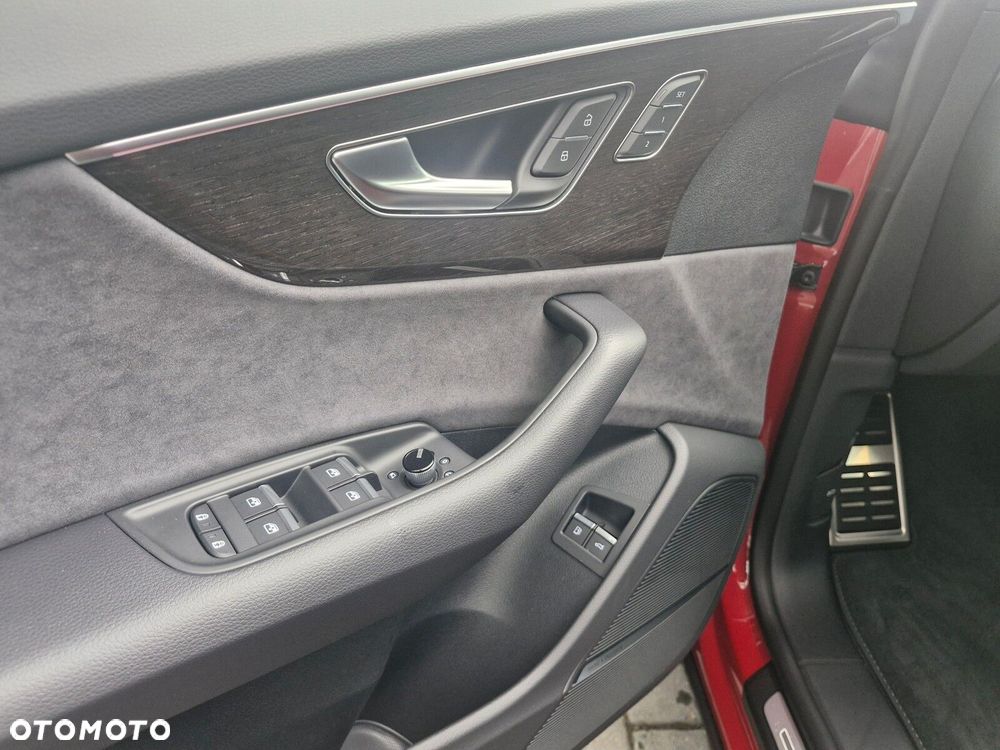 Audi Q8 - 12
