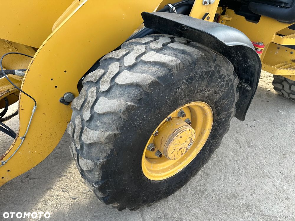 Caterpillar 907M - 25