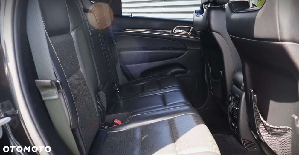 Jeep Grand Cherokee - 20