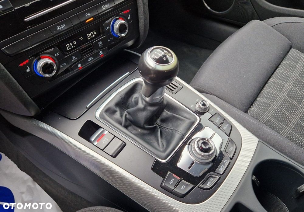Audi A4 Avant 2.0 TDI DPF quattro S line Sportpaket - 25