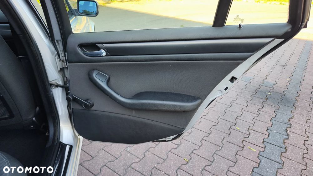 BMW Seria 3 320i Edition Lifestyle - 25