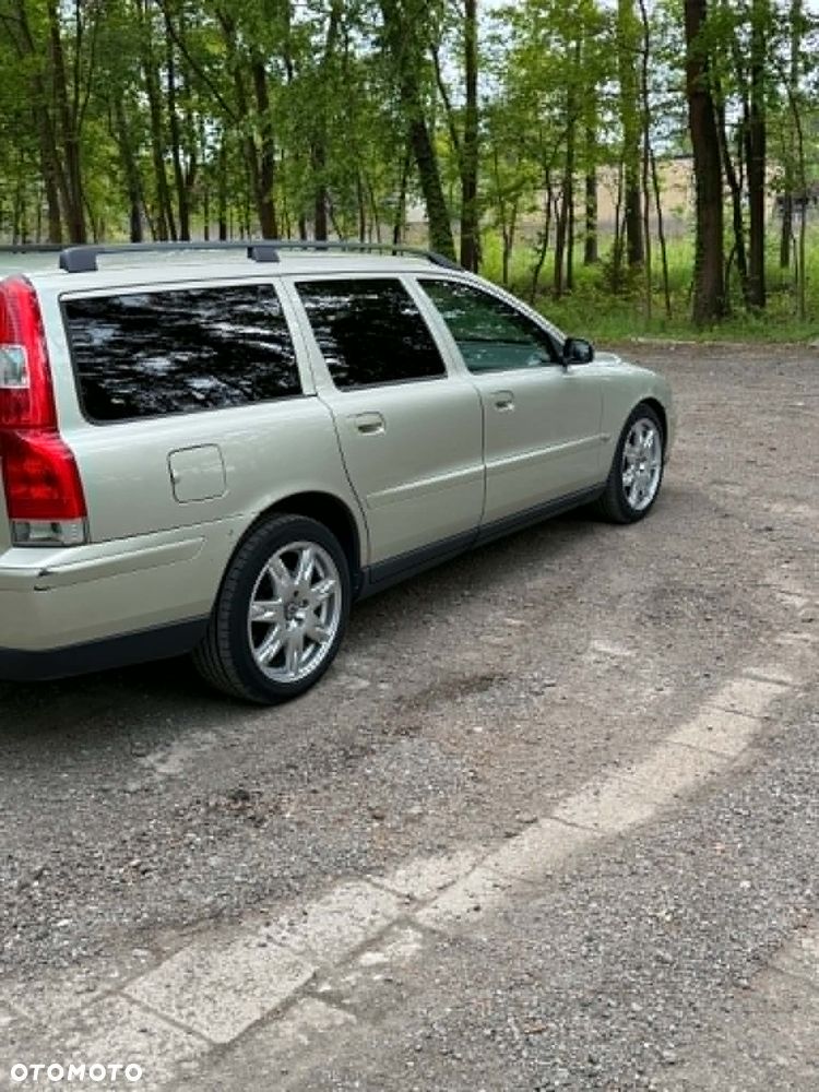 Volvo V70 2.5 T AWD Summum - 22