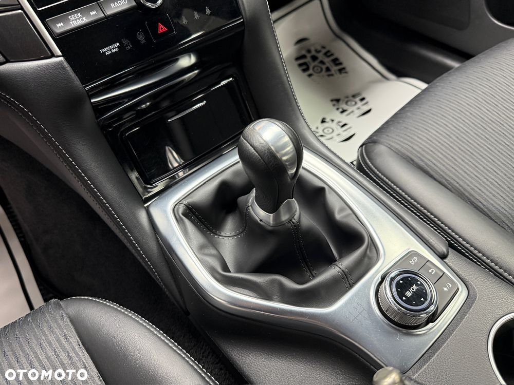 Infiniti Q50 2.2d - 16