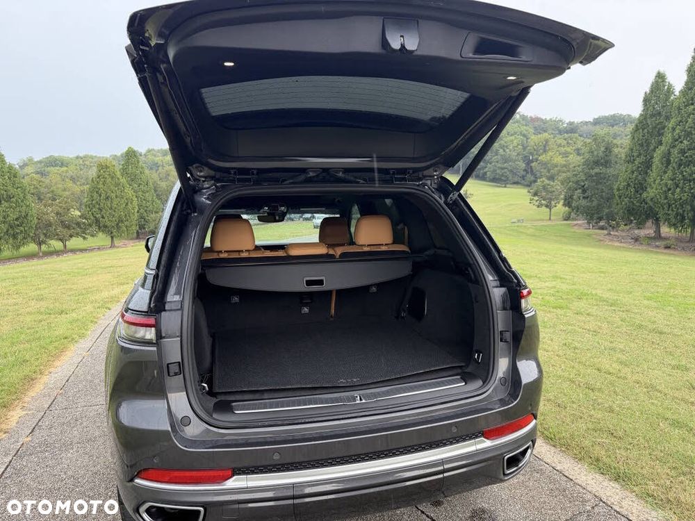 Jeep Grand Cherokee - 30
