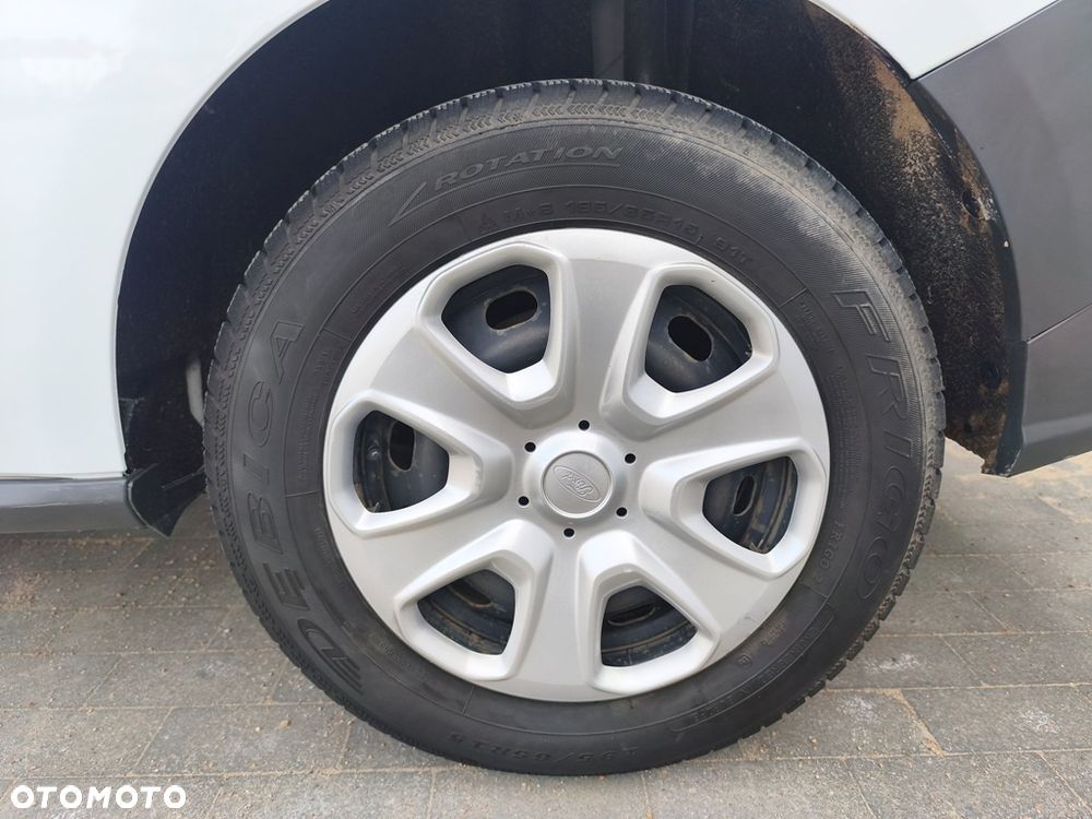 Ford Transit Courier - 21