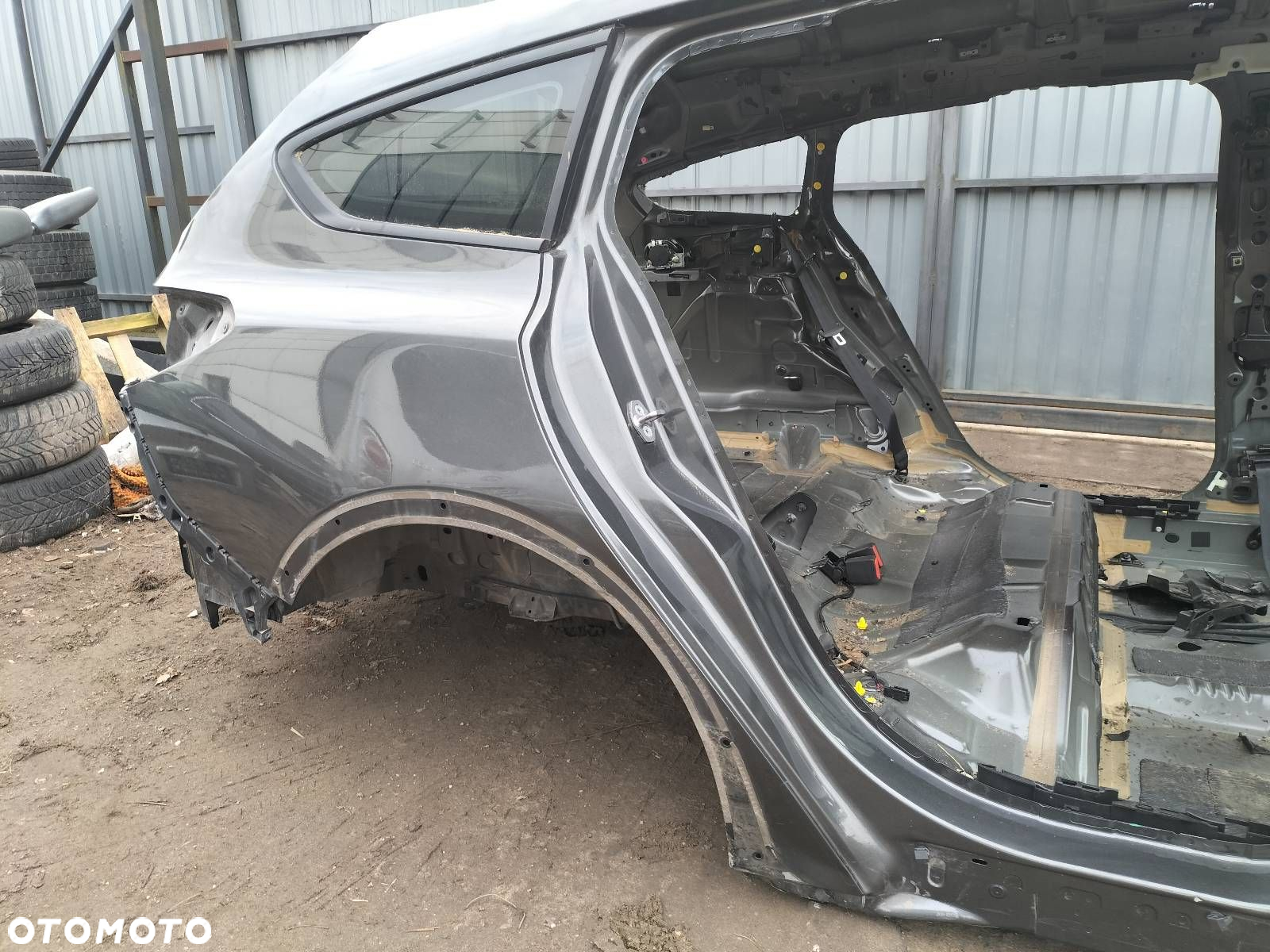 ĆWIARTKA BŁOTNIK PRAWY TYŁ FORD FOCUS MK4 KOMBI BJ - 2