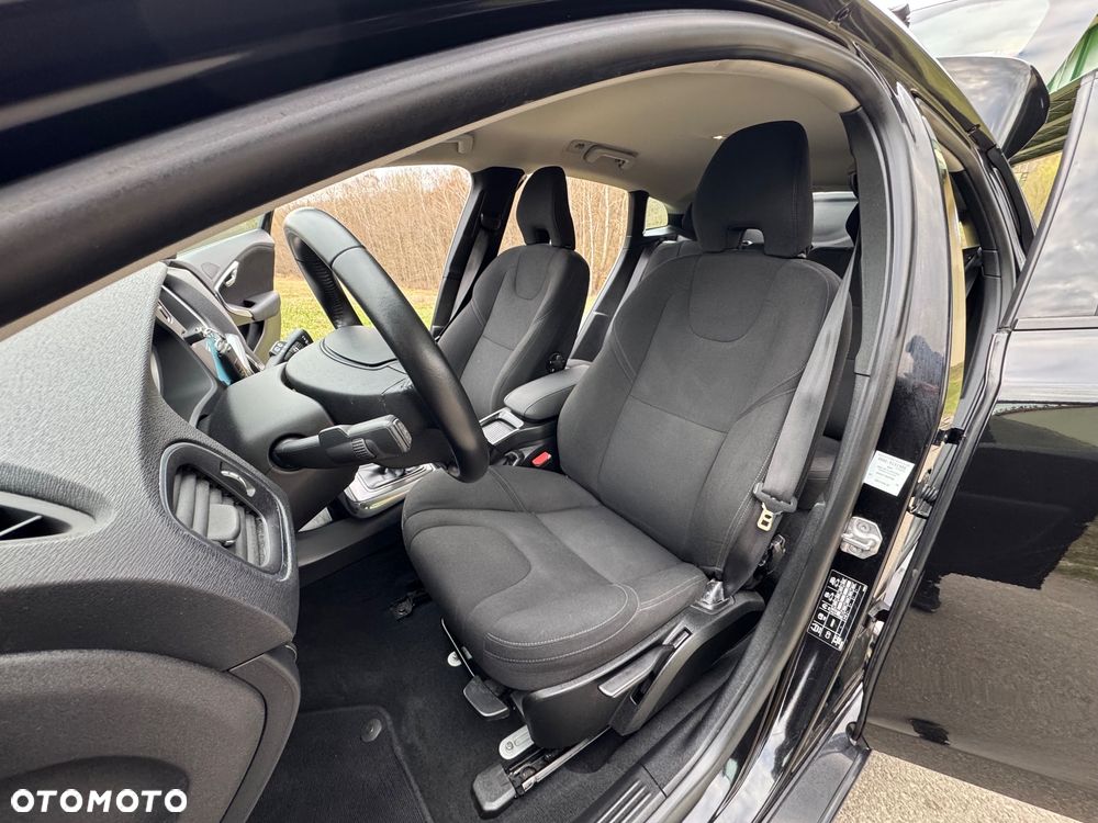 Volvo V40 D3 Summum - 24