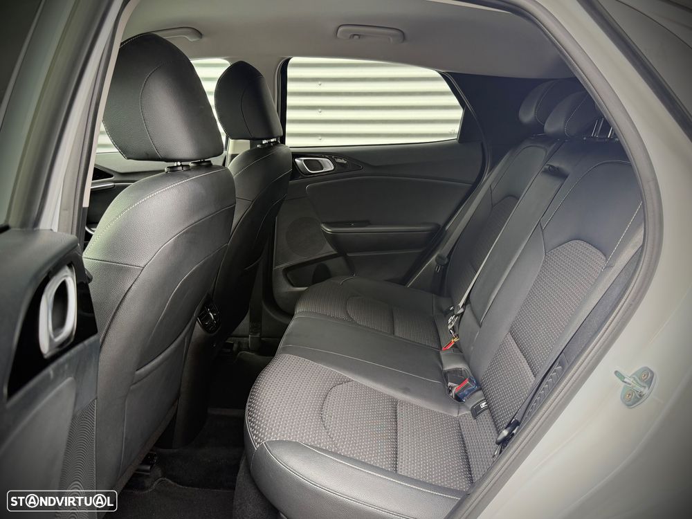 Kia XCeed 1.6 GDi PHEV First Edition+SRF - 11