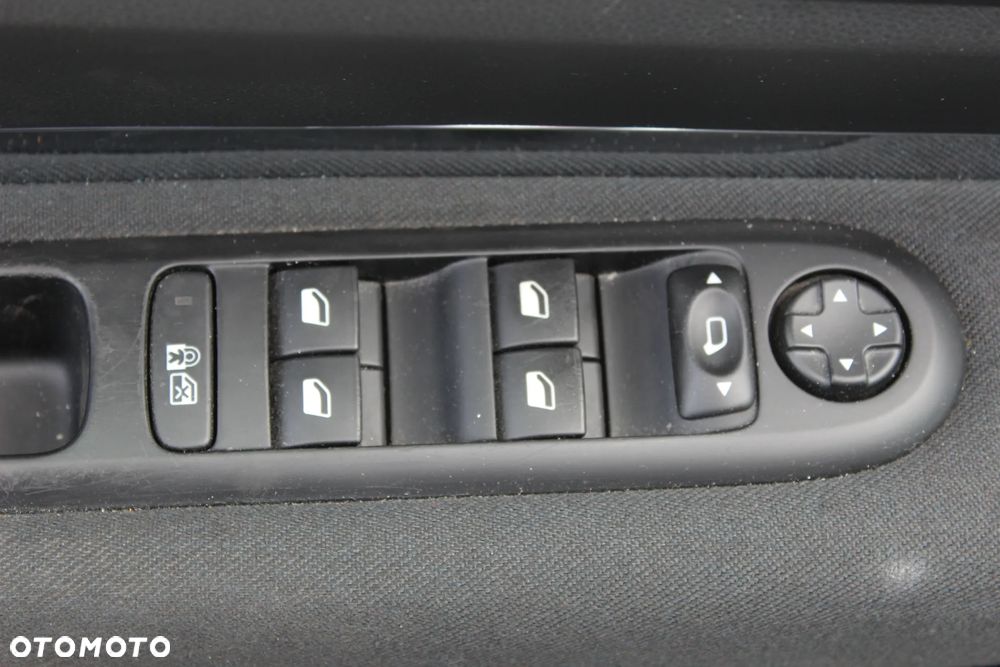 Peugeot 5008 120 VTi Premium - 20