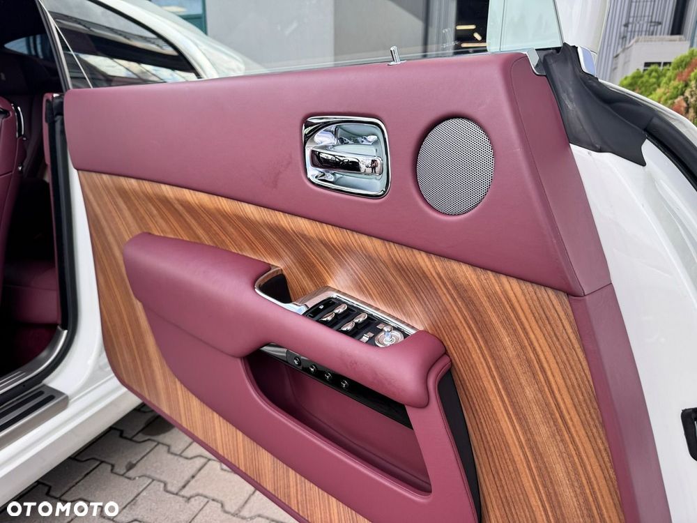 Rolls-Royce Wraith Standard - 29
