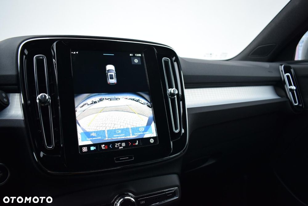 Volvo XC 40 - 25
