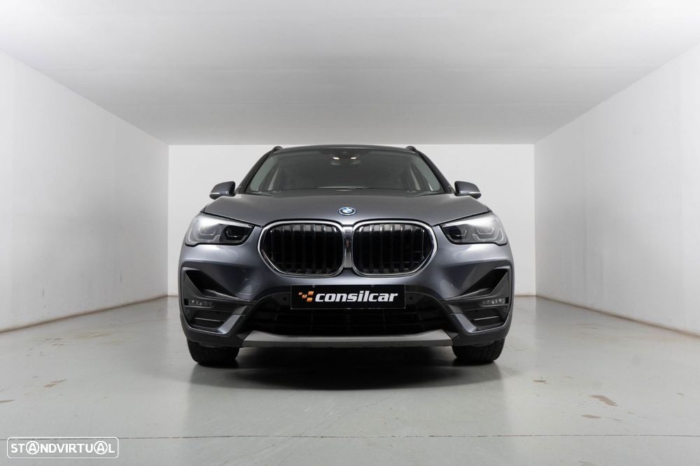 BMW X1 25 e xDrive Corporate Edition - 4