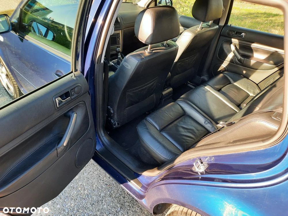 Volkswagen Golf 1.9 TDI Highline - 17