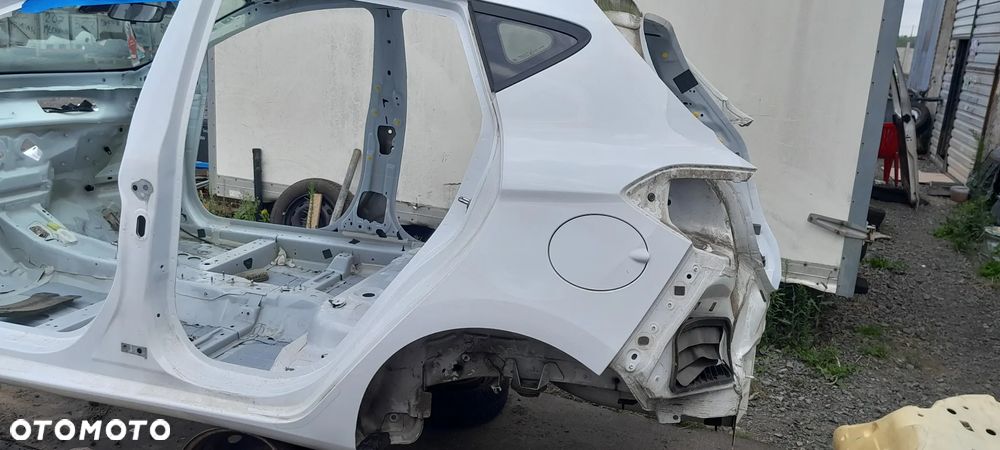 FORD FIESTA MK8 TYLNA LEWA ĆWIARTKA TYLNY BŁOTNIK LEWY - 1