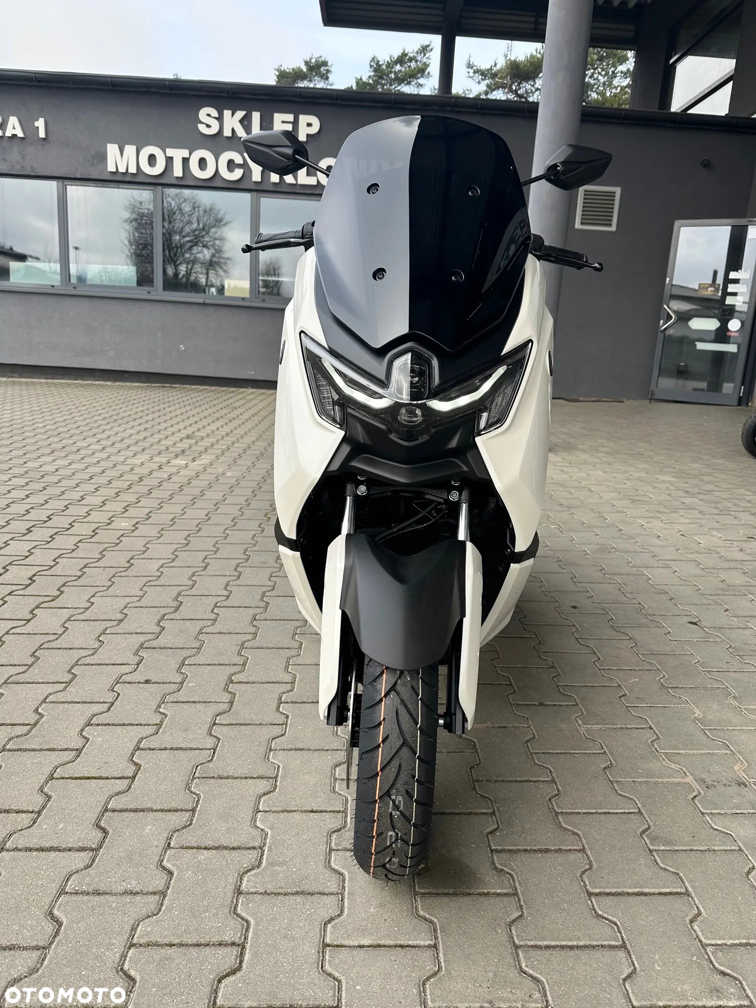 Yamaha NMAX - 8