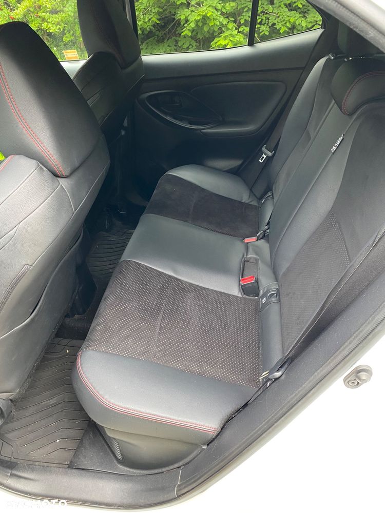 Toyota Yaris 1.5 VVT-i GR SPORT - 12
