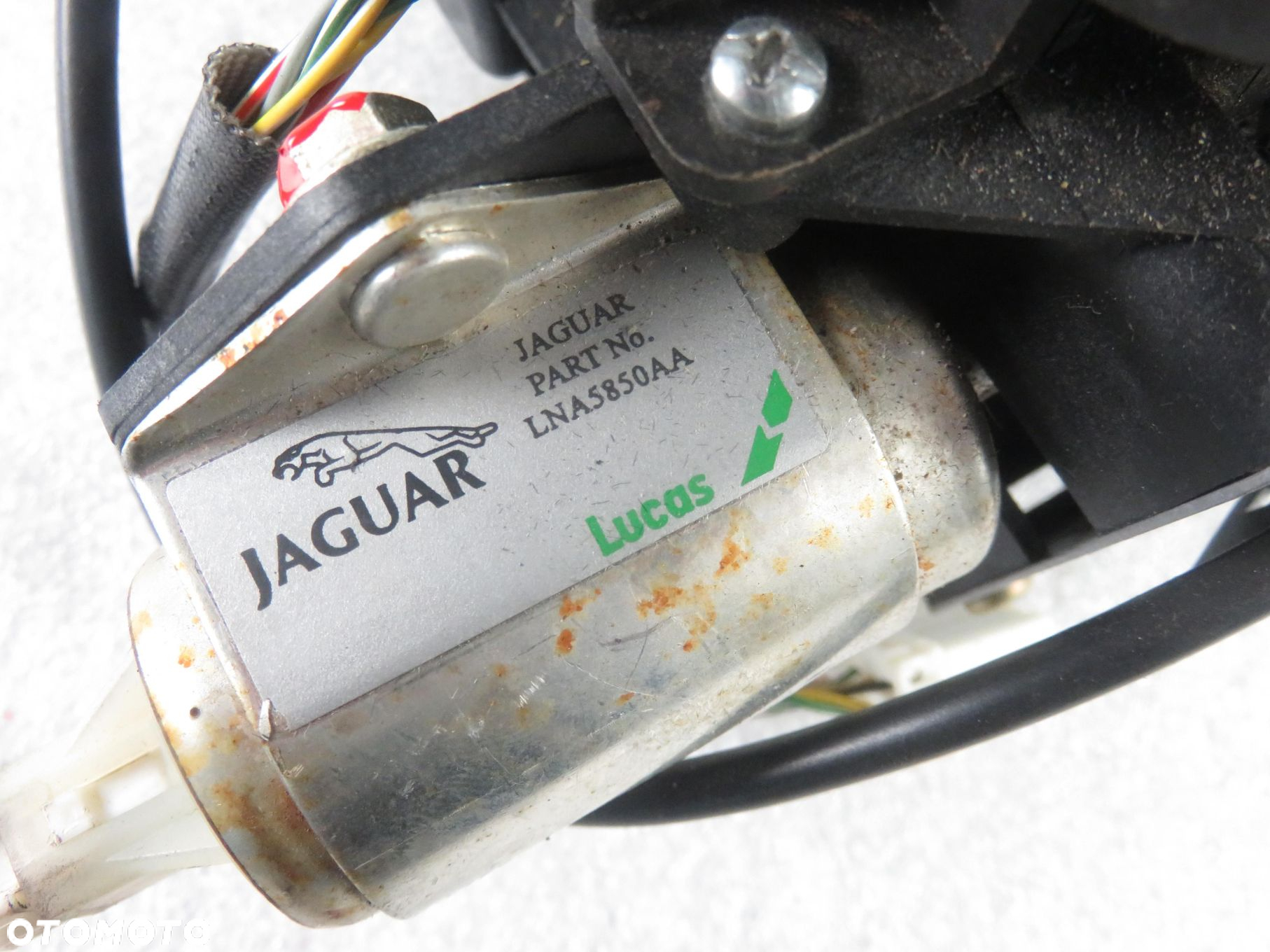 LEWAREK JAGUAR XJ (X308) 3.2 V8 237 - AJ32 LNA5850AA - 2