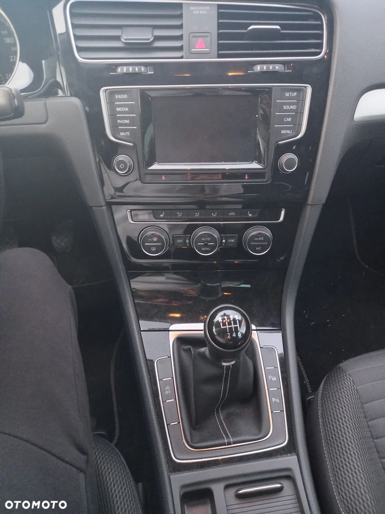 Volkswagen Golf 1.4 TSI BMT Comfortline - 13