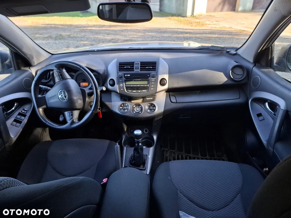 Toyota RAV4 - 9