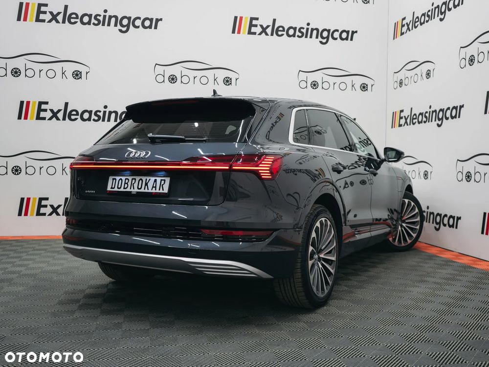 Audi e-tron - 10