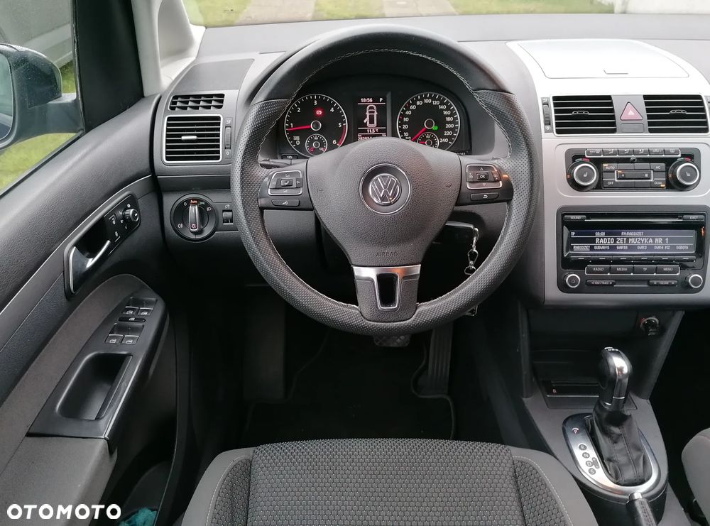 Volkswagen Touran 2.0 TDI DPF DSG Highline - 12