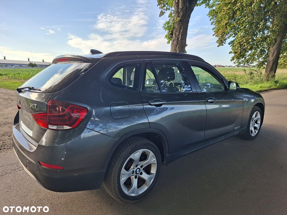 BMW X1 sDrive18d xLine - 11