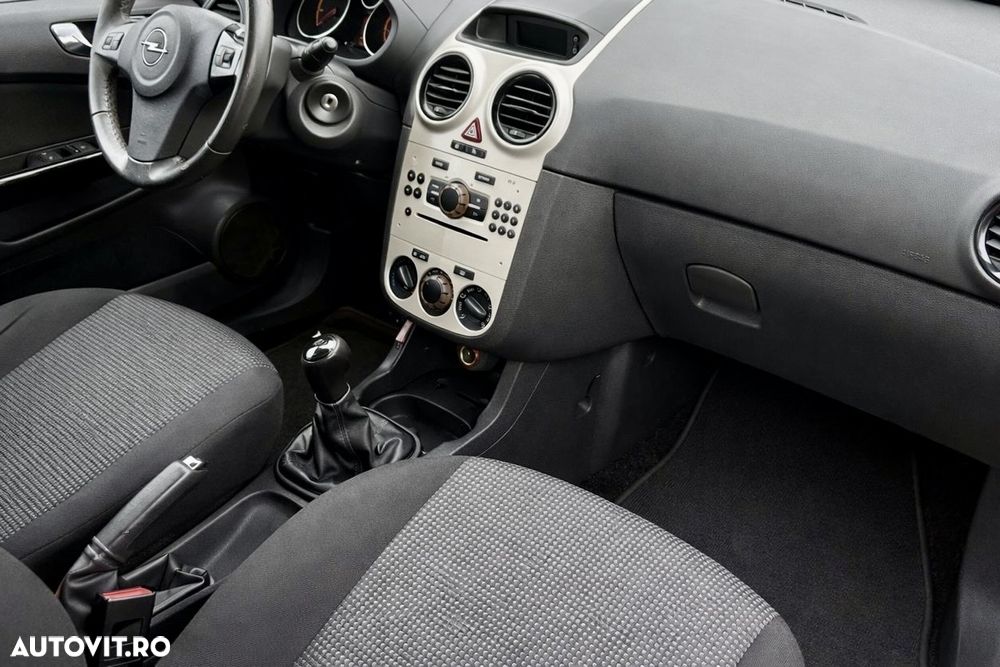 Opel Corsa 1.2 16V Enjoy - 4