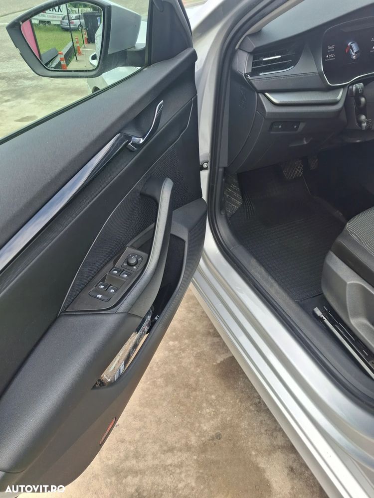 Skoda Octavia 2.0 TDI DSG Ambition - 13