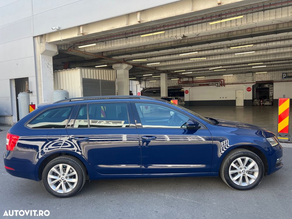 Skoda Octavia 1.6 TDI DSG Ambition - 1