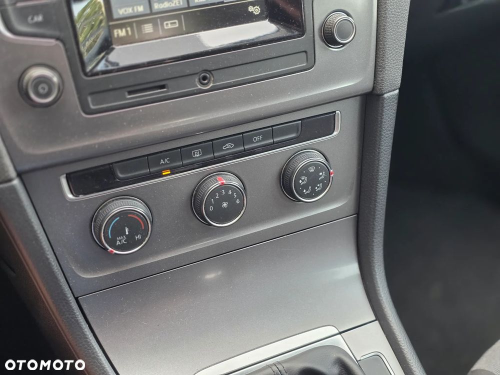 Volkswagen Golf 1.6 TDI BMT Comfortline - 23