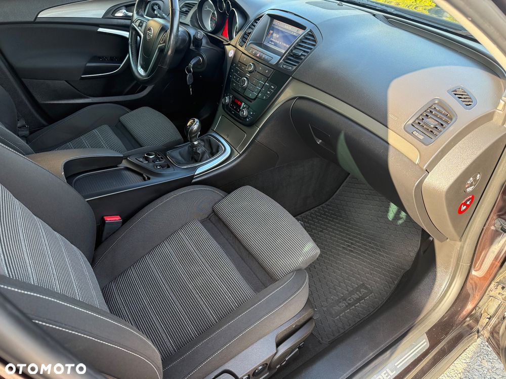 Opel Insignia - 24