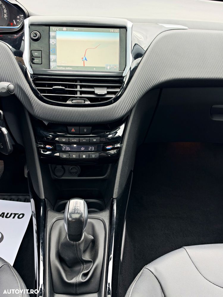 Peugeot 2008 PureTech 82 Style - 27
