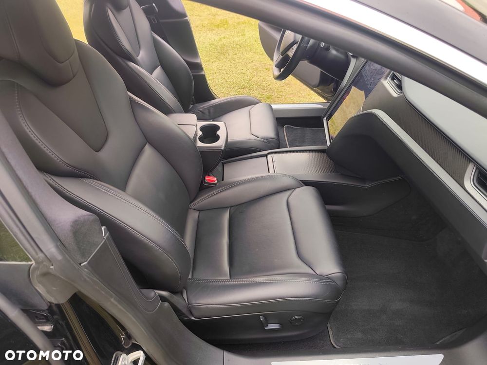Tesla Model S - 14